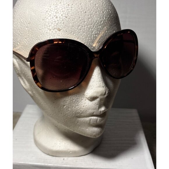 Tortoise Shell Women's Sunglasses - Picture 2 of 9